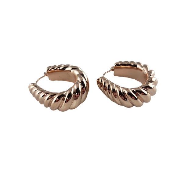 14 Karat Rose Gold Ribbed Hoop Earrings #13520 - Picture 4 of 7
